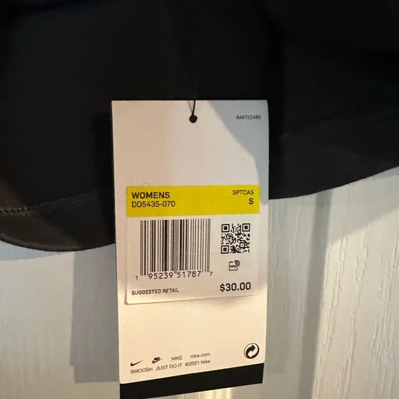 Nike top - Picture 5 of 5